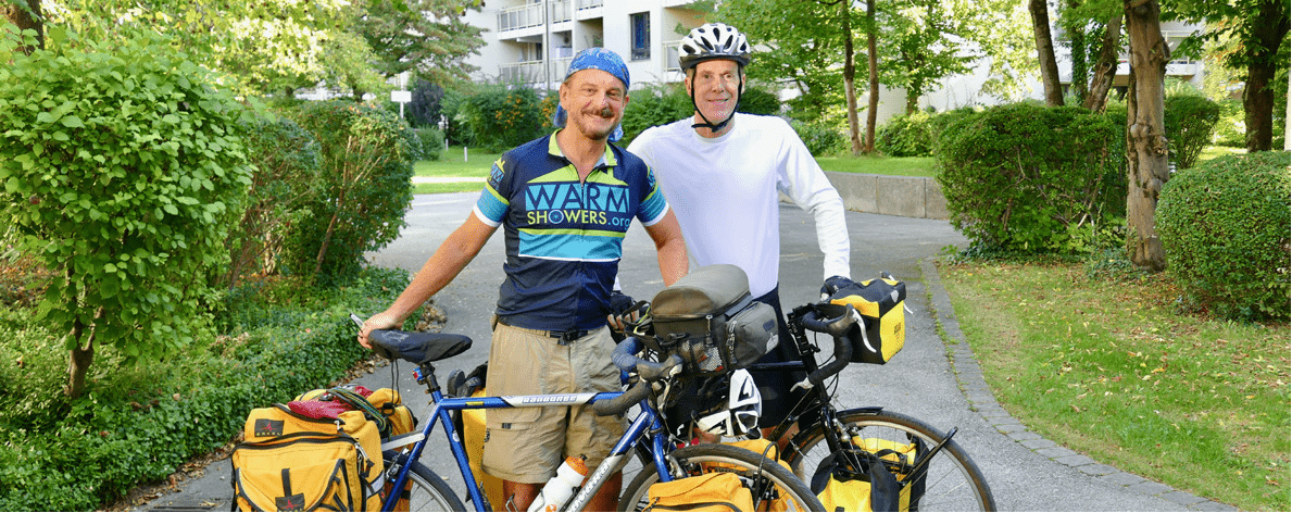 Photo of 2 cyclists